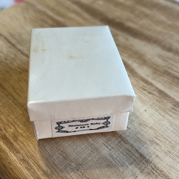 Miniature Vintage Original Heidi Ott Baby Doll in Her Own Bed Box Swiss Design - Picture 12 of 12